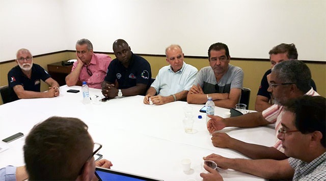 Metalúrgicos de Curitiba apoiam trabalhadores da GM de Gravataí
